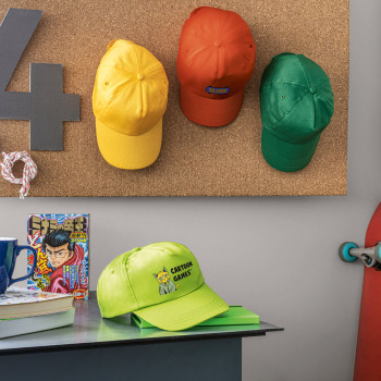 Caps