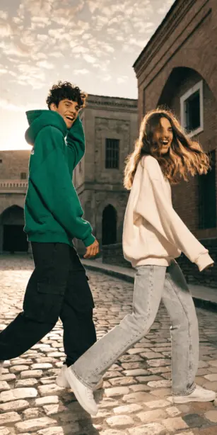 Sweatshirts & Hoodies